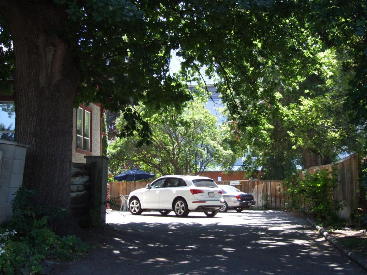 Bed and Breakfast Stirling House Kelowna Exterior foto